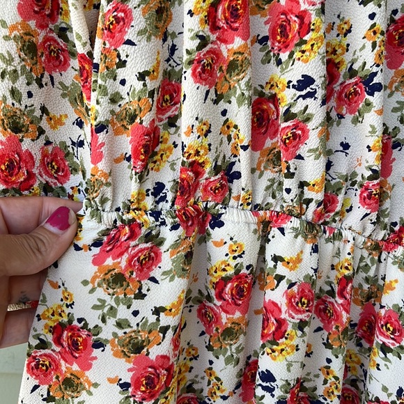 BNWOT LE LIS fun floral dress - Picture 5 of 16